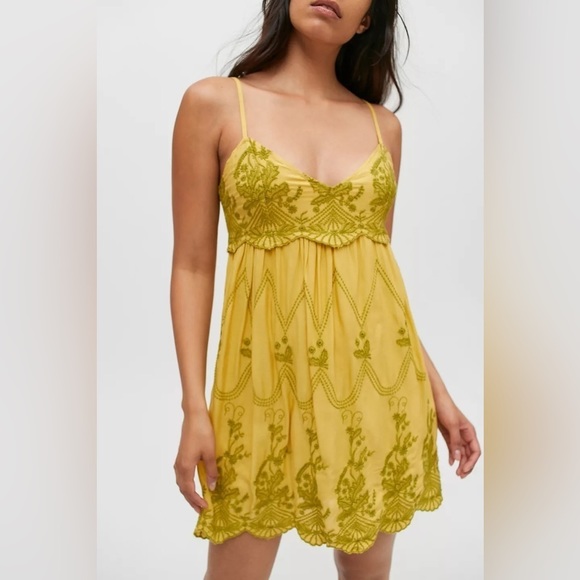 Urban Outfitters-Jamie Embroidered Babydoll Dress - Picture 3 of 10